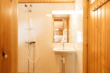 Фото номера Вилла с 2 спальнями Курортные отели Wellbeing365 Resort Mannilanniemi г. Пуумала 7